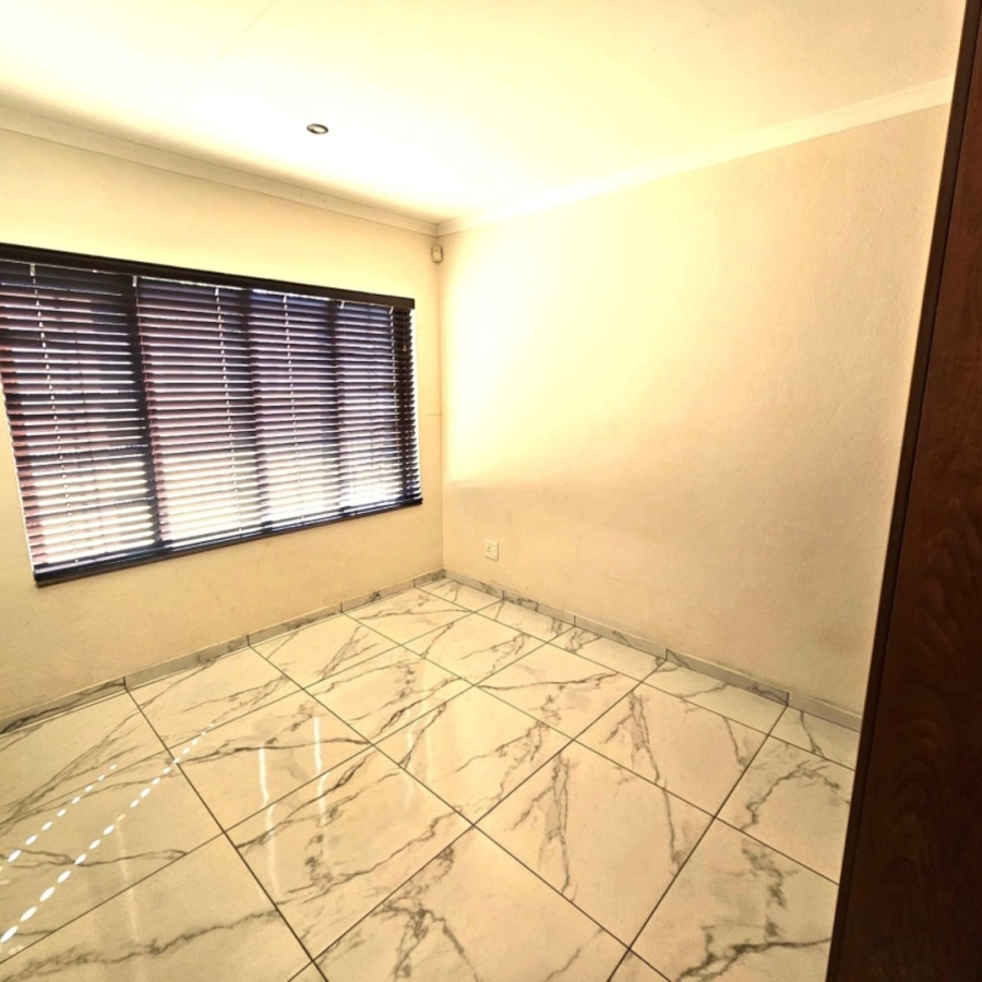 To Let 3 Bedroom Property for Rent in Safari Gardens North West